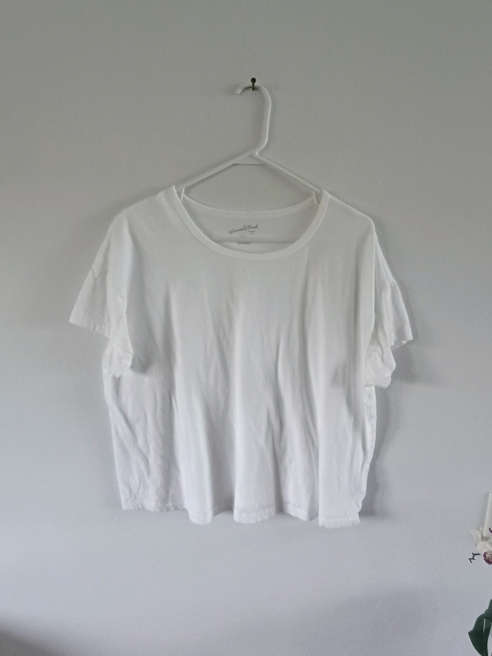 Universal Thread XL White Boxy Cropped T Shirt Cotton Casual Minimalist Top